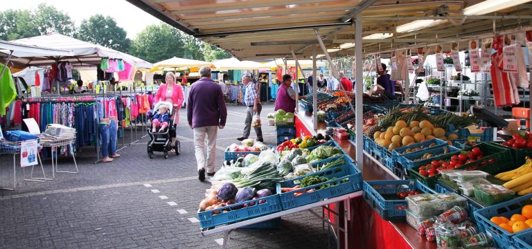 Donderdagmarkt Noordoostpolder — markt-eten in Flevoland