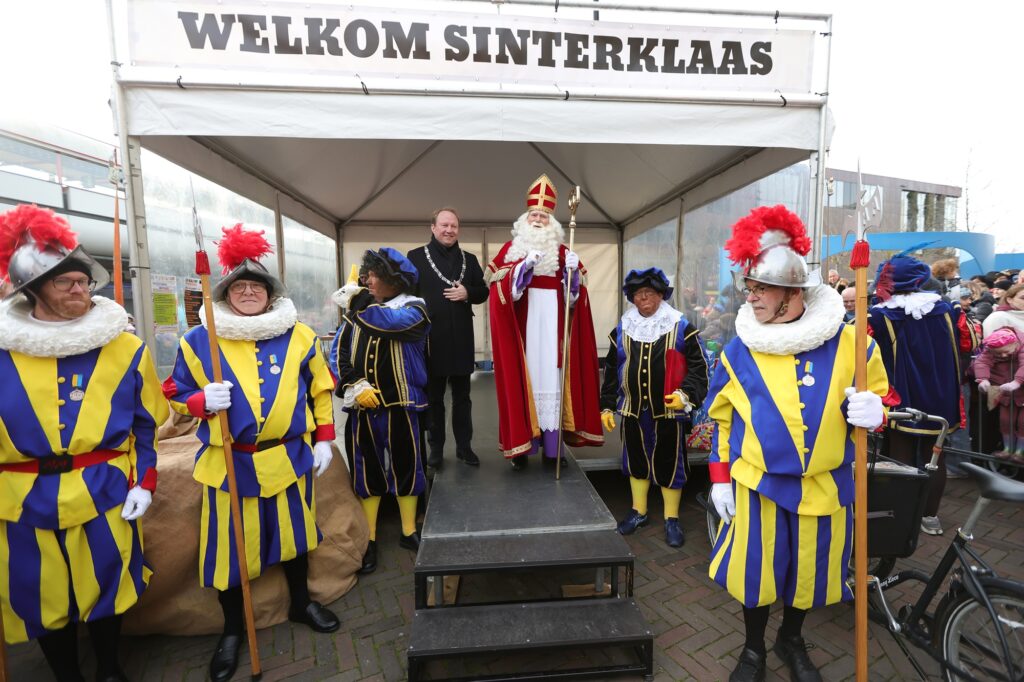 Sinterklaasintocht Almere Buiten in Flevoland